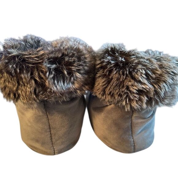 Restoration Hardware Luxurious Faux Fur Lined Bootie Slippers Size L/XL With Bag - Picture 3 of 8